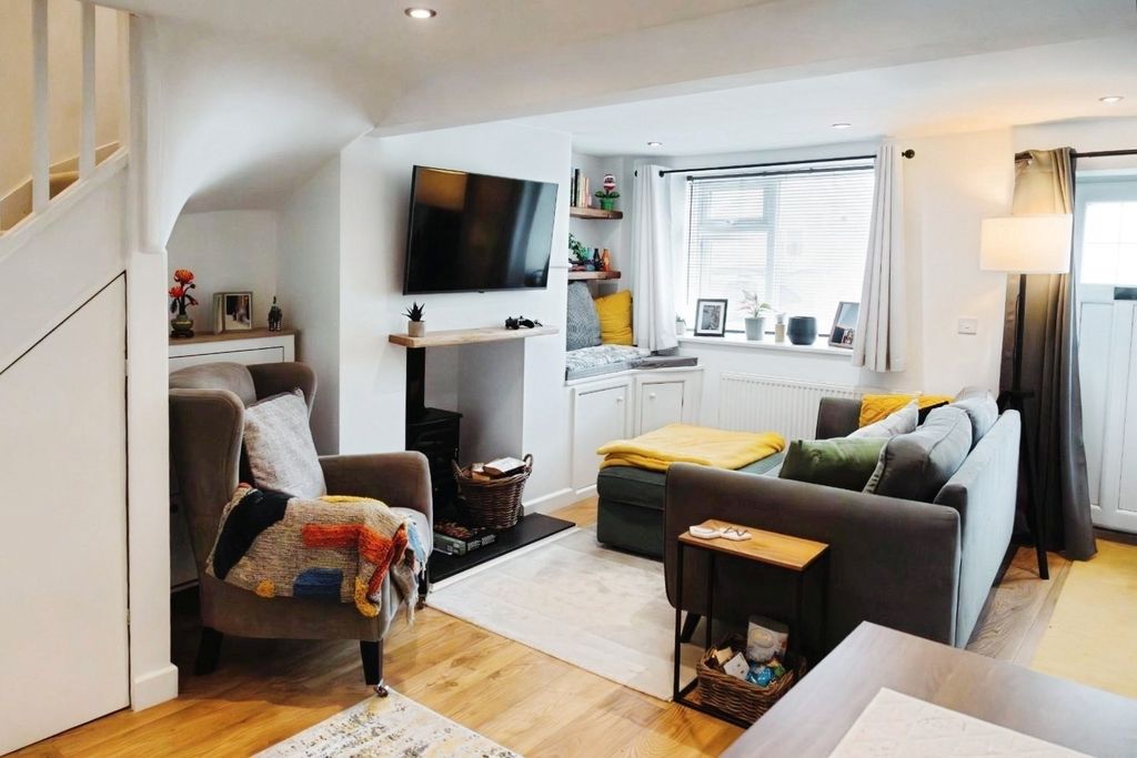 Property photo 3 of 13 Pbox-Img.Jpg