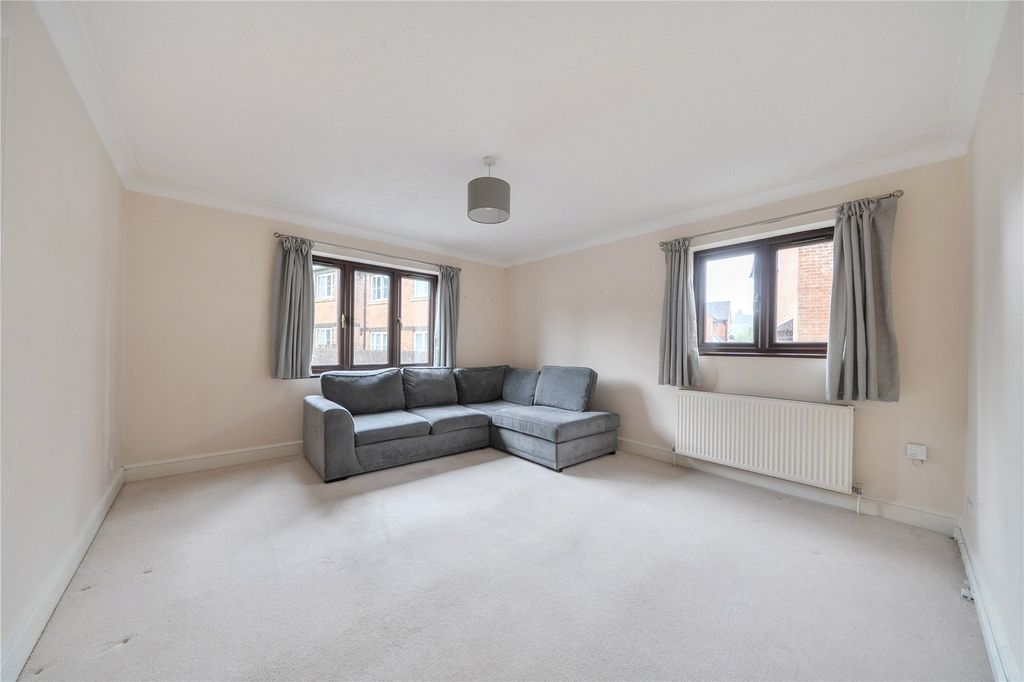 Property photo 3 of 7 Picture No. 12
