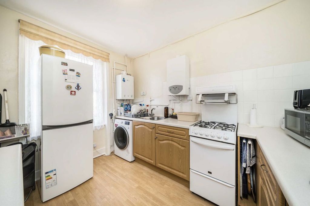 Property photo 3 of 5