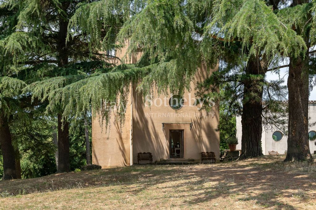 Property photo 3 of 33