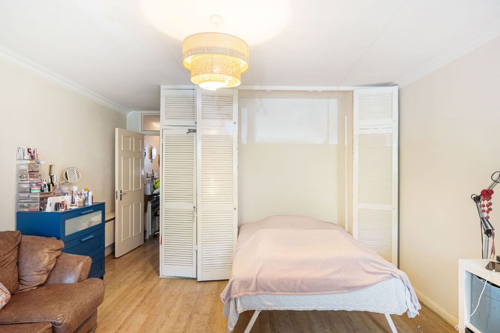 Property photo 2 of 7 5327141