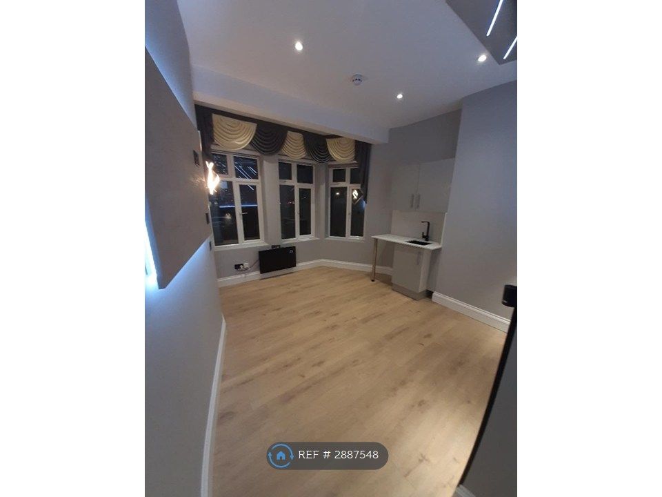 Property photo 3 of 33