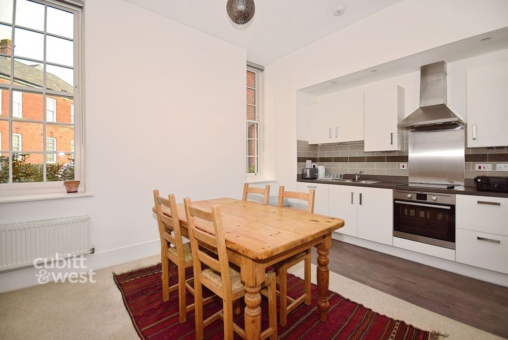 Property photo 3 of 14 E8897277-Dsc_4180