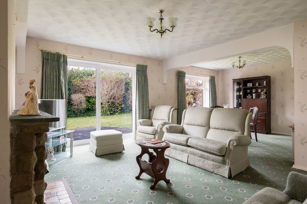 Property photo 2 of 26