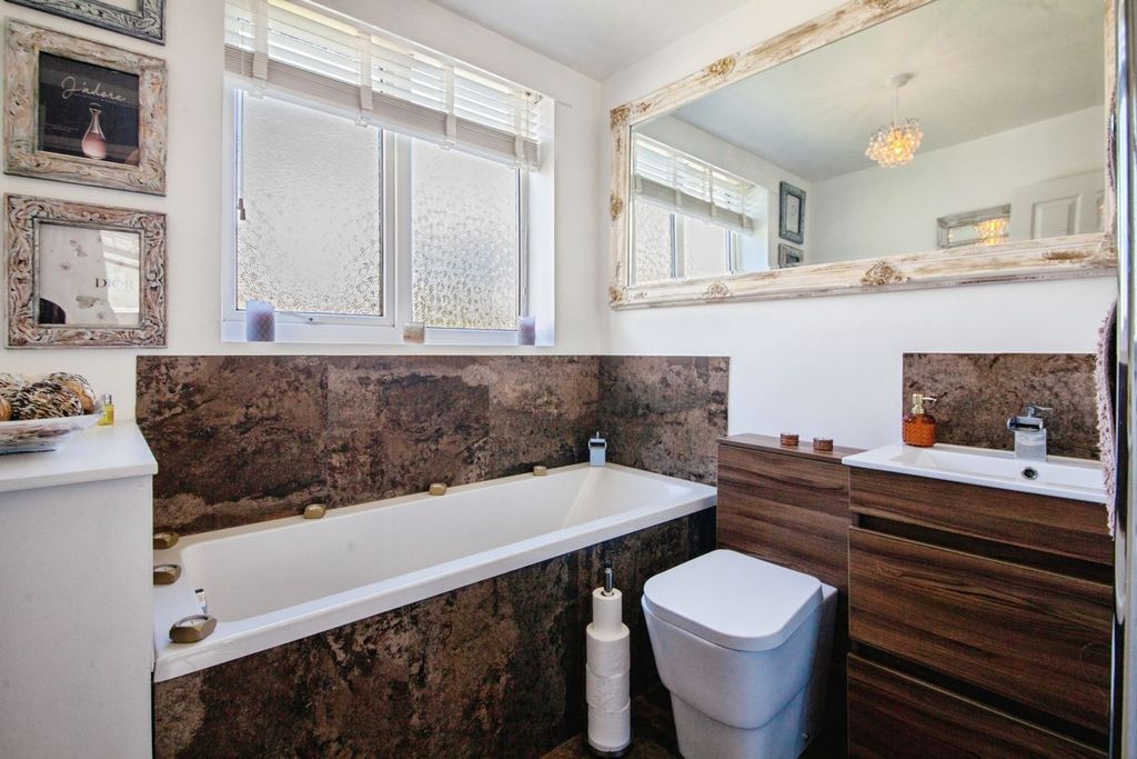 Additional image 17 of 2 bed flat for saleThe Glen, Sheffield S10