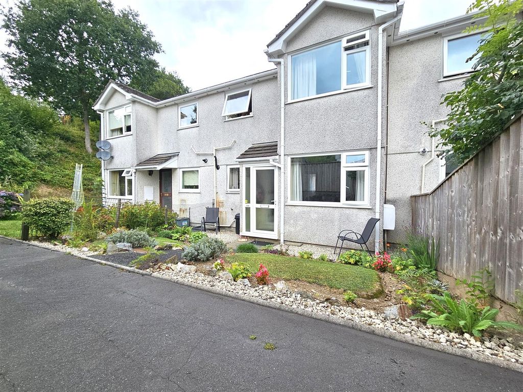 Property photo 1 of 12 Front.Jpg