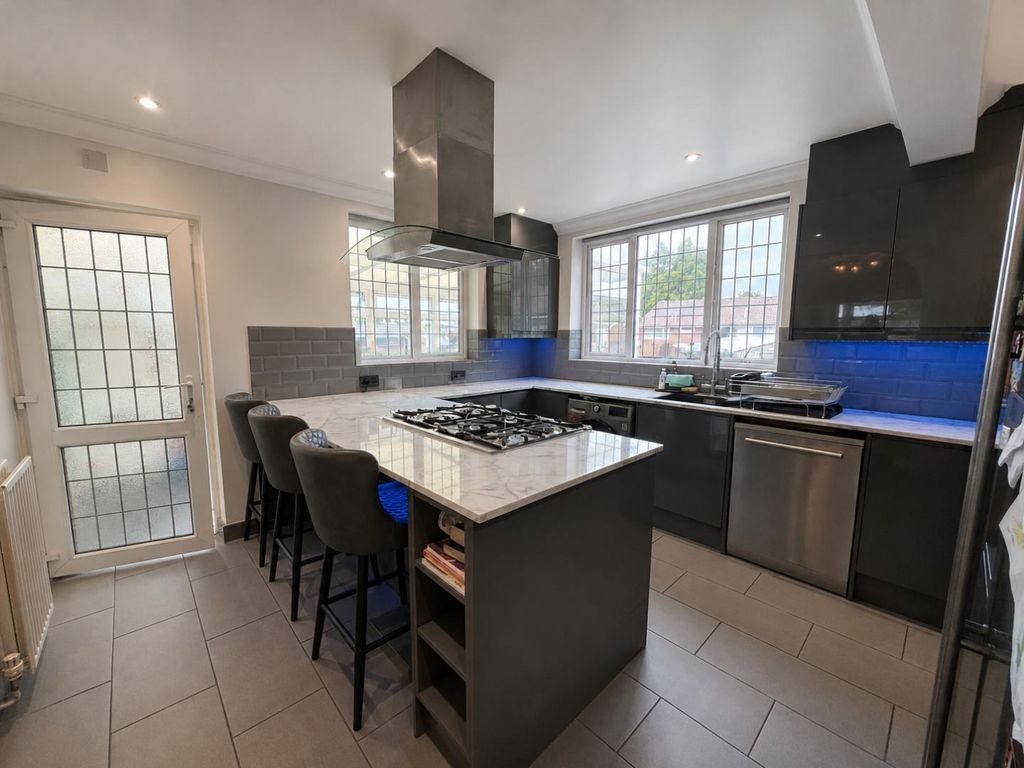 Property photo 2 of 15 7578Fd90-A040-4A09-9F63-5E6Ede69777A.Png