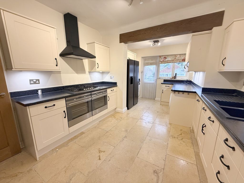 Property photo 3 of 14 Kitchen