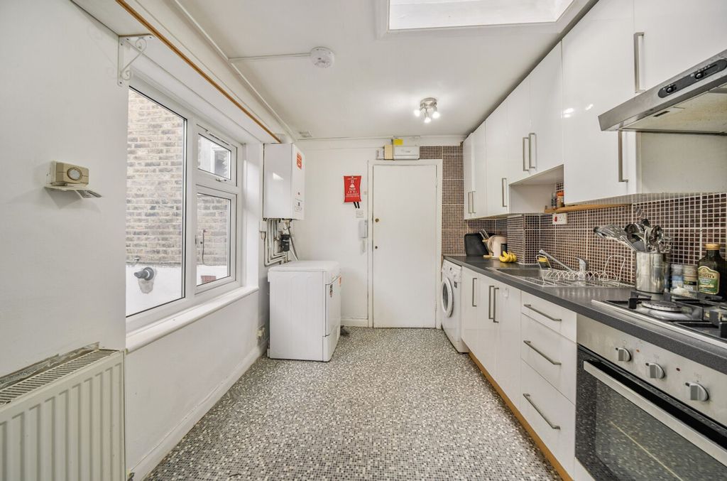 Property photo 3 of 15 Kitchen