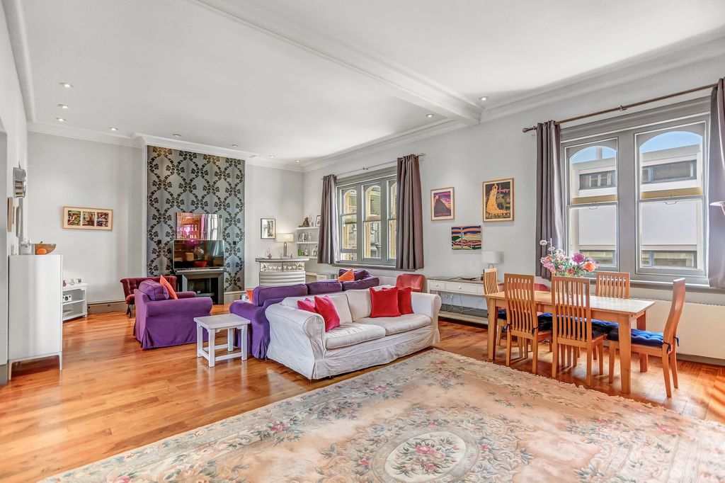 Property photo 2 of 29