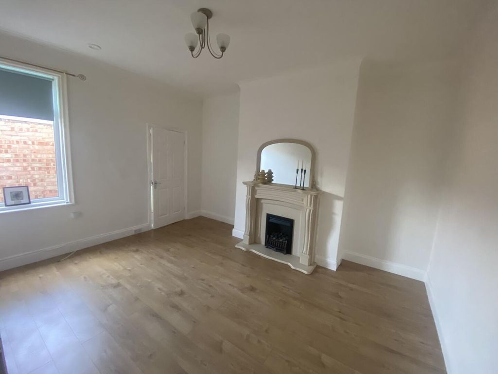 Property photo 2 of 6 Living Room