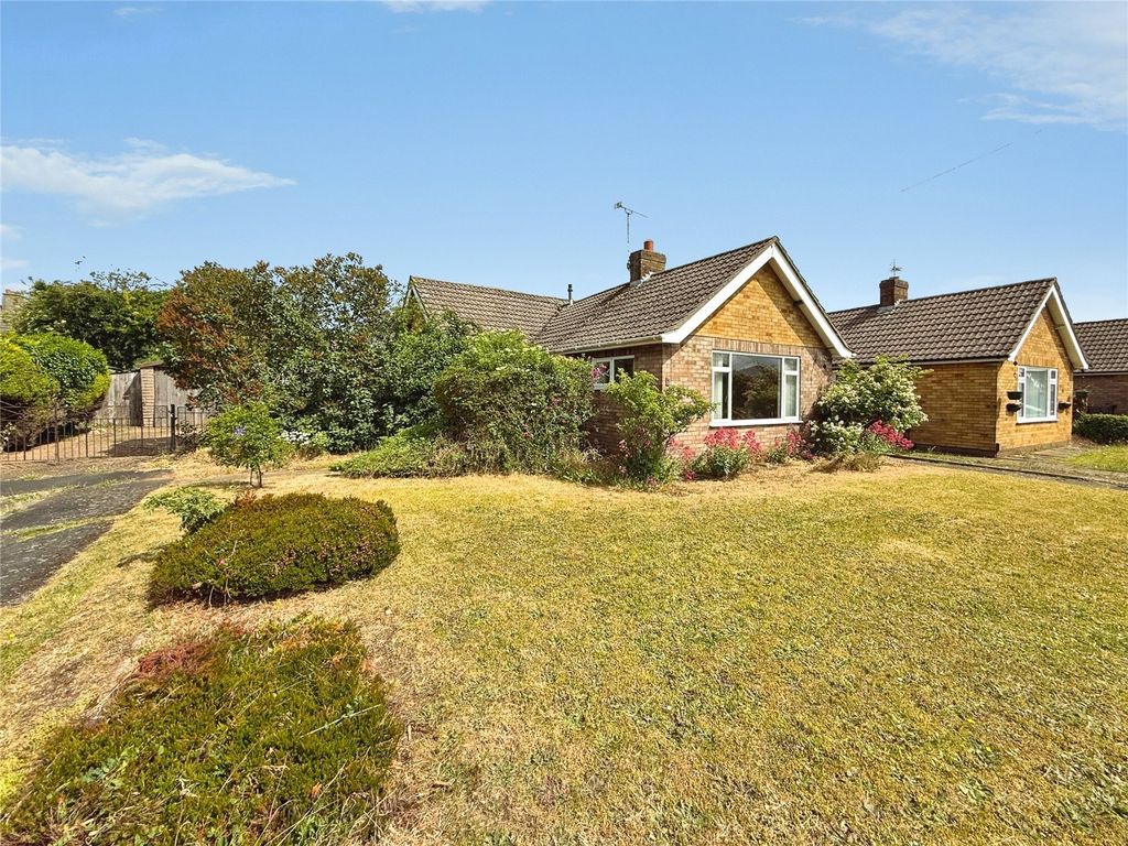 Property photo 1 of 12 Gardens