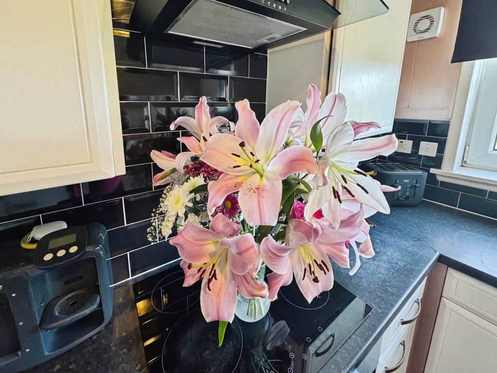 Additional image 7 of 3 bed flat for saleSalisbury Place, Clydebank G81