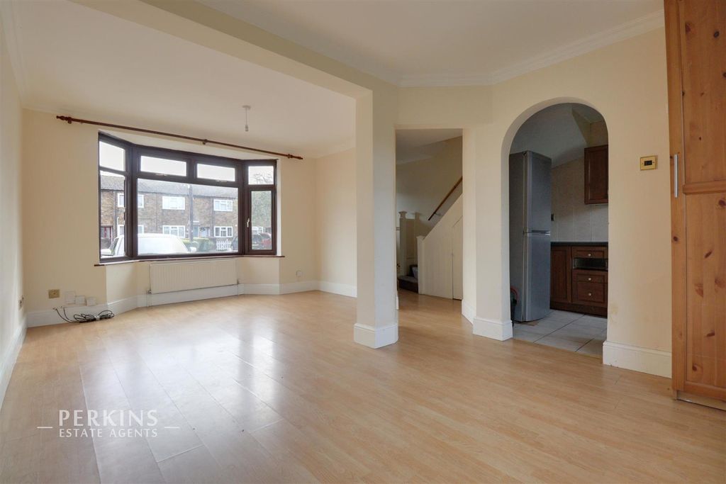 Property photo 1 of 6 Living.Jpg