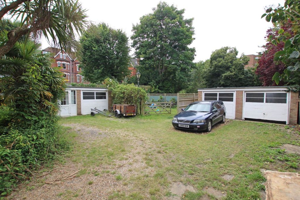 Additional image 18 of 5 bed flat for saleGrassington Road, Eastbourne BN20