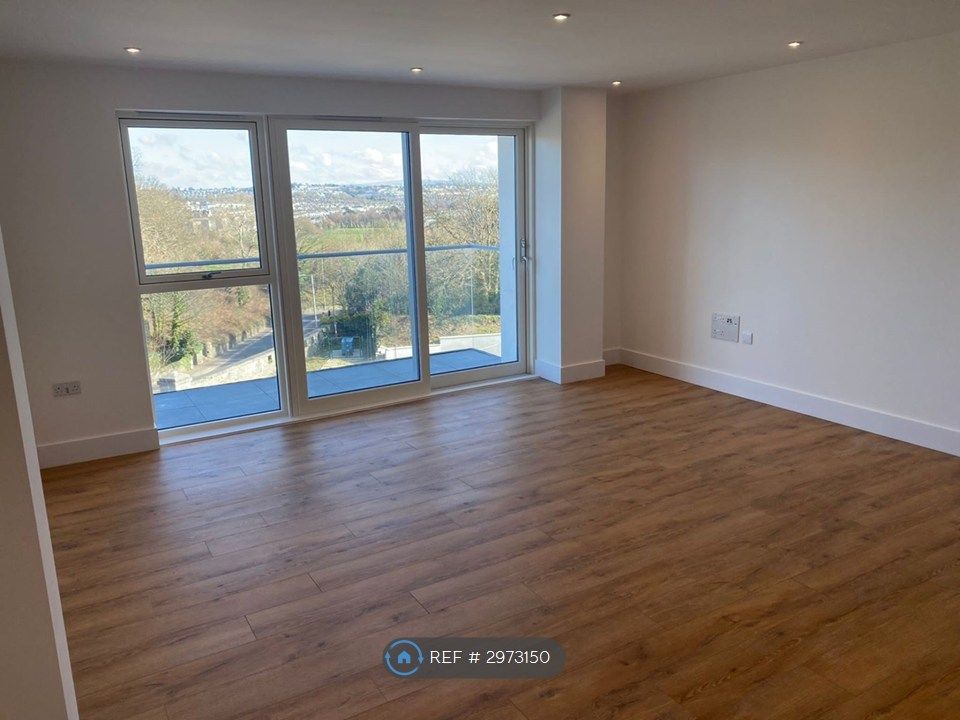 Property photo 3 of 17 Lounge / Diner