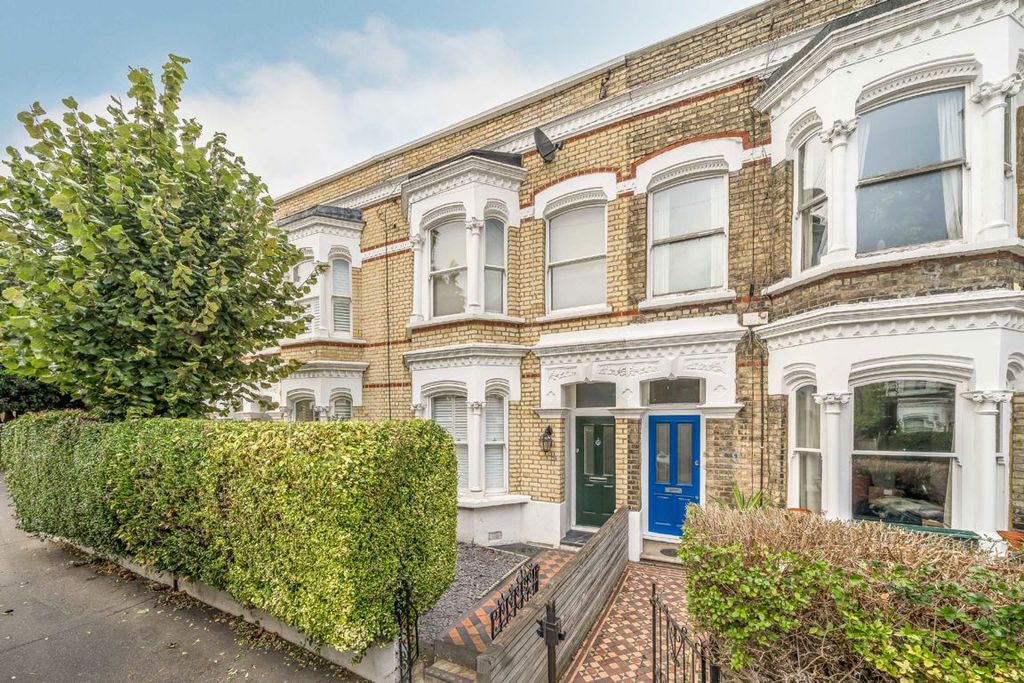 Property photo 1 of 11