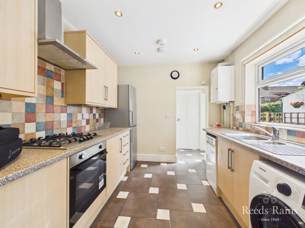 Property photo 3 of 22 Kitchen