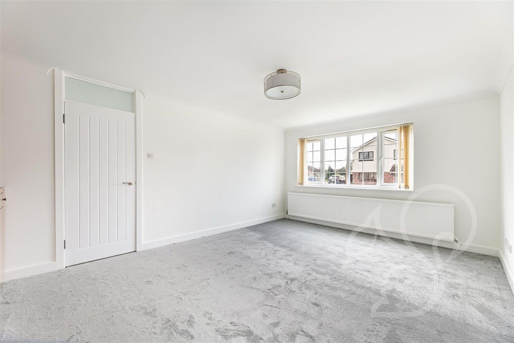 Property photo 3 of 12 Living Room