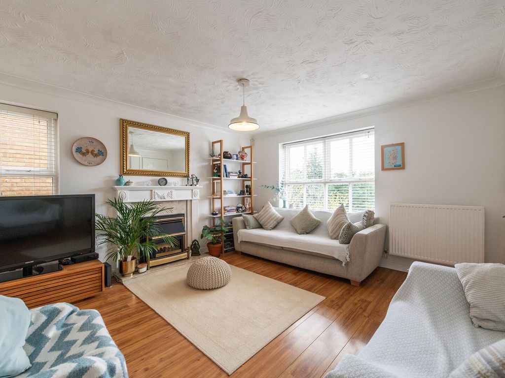 Property photo 3 of 30 Living Room