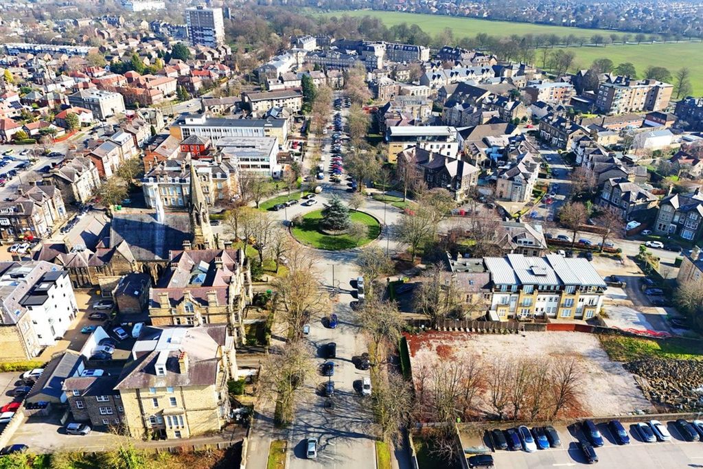 Property photo 3 of 18