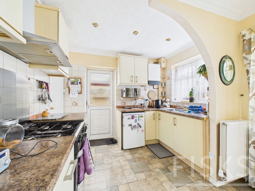 Property photo 2 of 16
