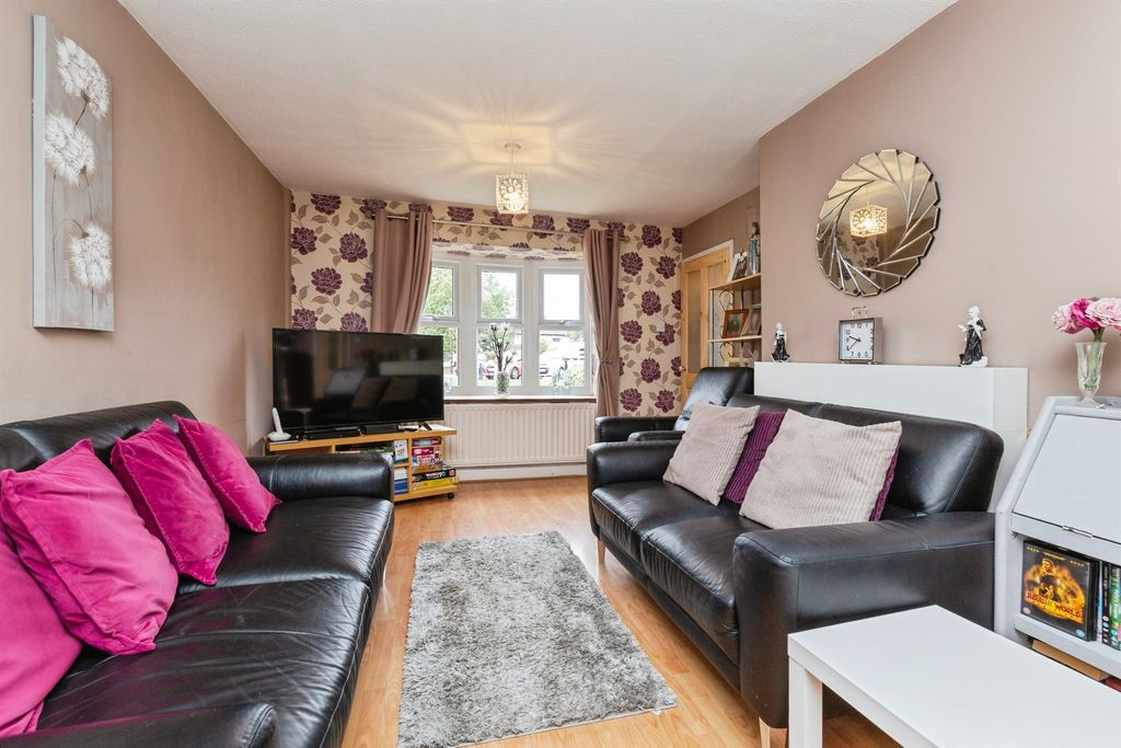 Property photo 2 of 17