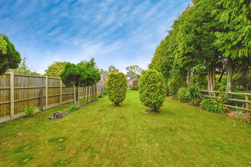 Property photo 2 of 17 Photo