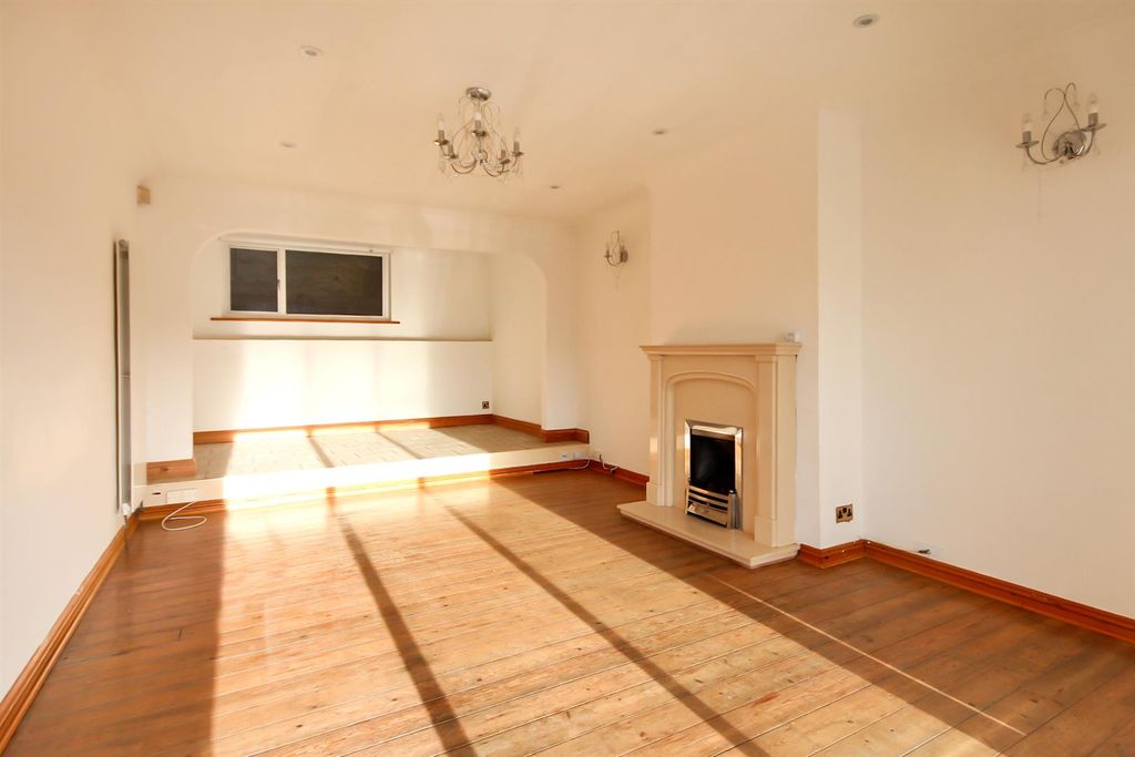 Property photo 2 of 15 Lounge/Diner