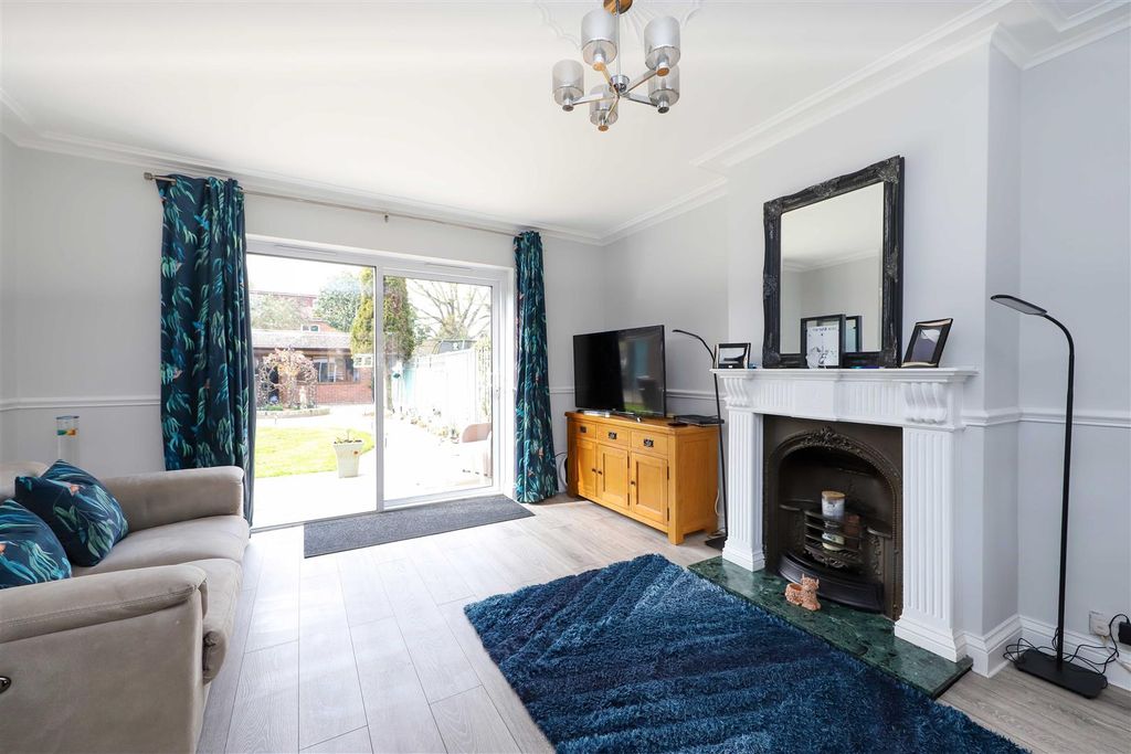 Property photo 3 of 13