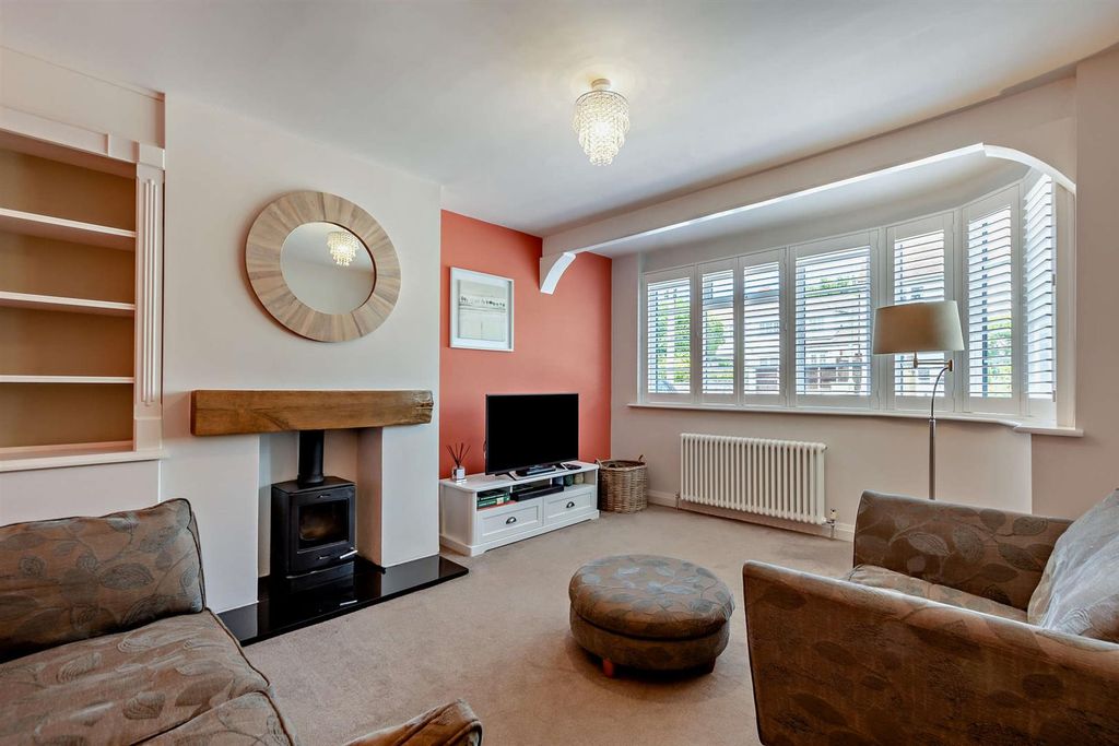 Property photo 3 of 20 8698410-Interior13-800.Jpg