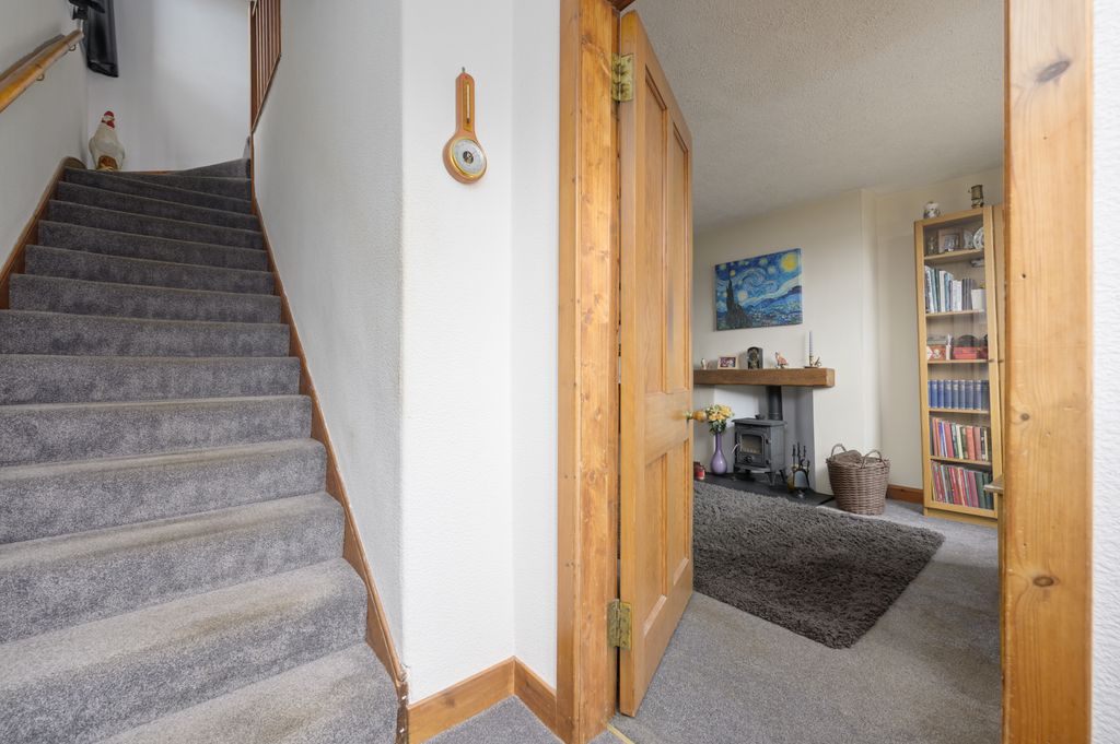 Property photo 2 of 21 Property Image 2