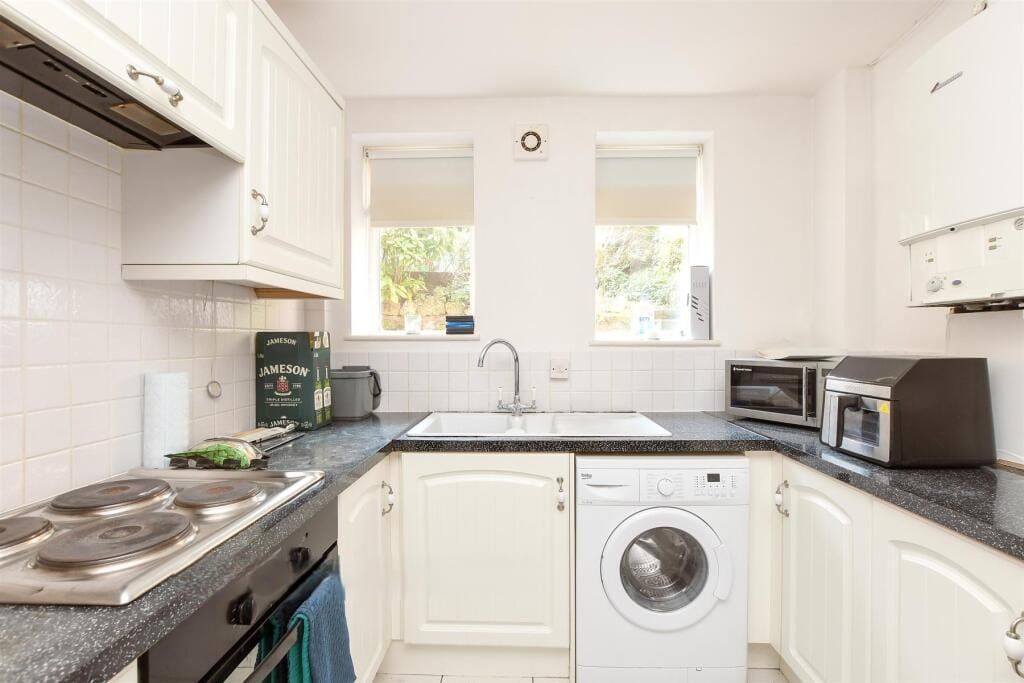Property photo 3 of 8