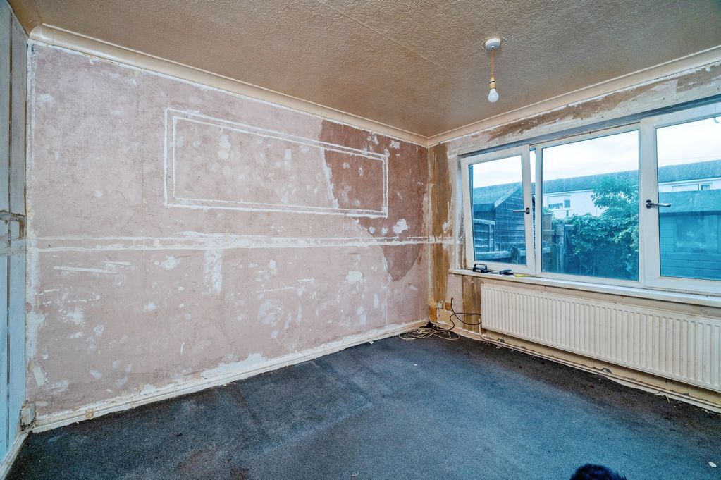 Property photo 3 of 11 Dining Room