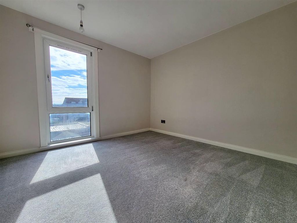 Additional image 13 of 3 bed end terrace house to rentCraigievar Drive, Glenrothes KY7