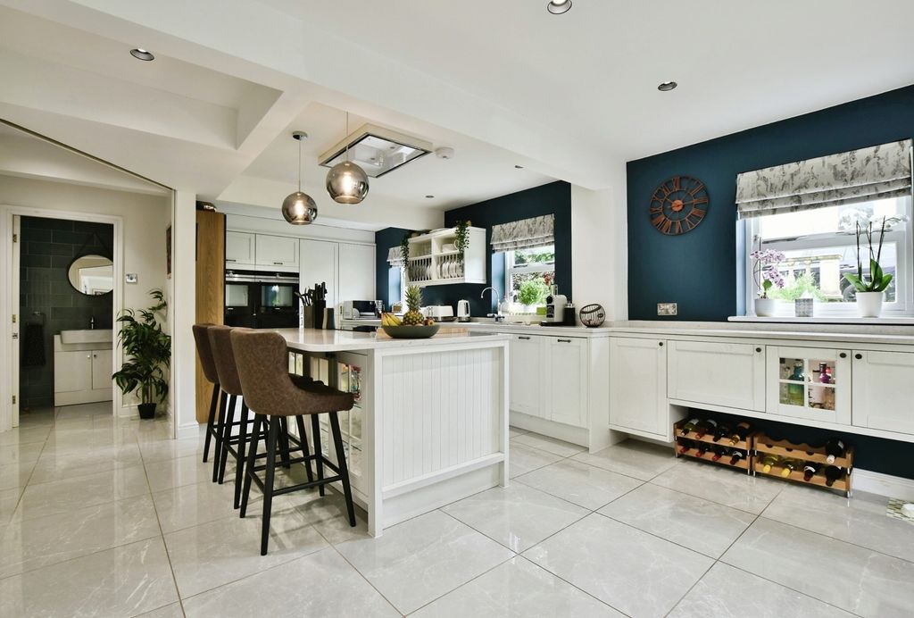 Property photo 2 of 35 Pbox-Img.Jpg