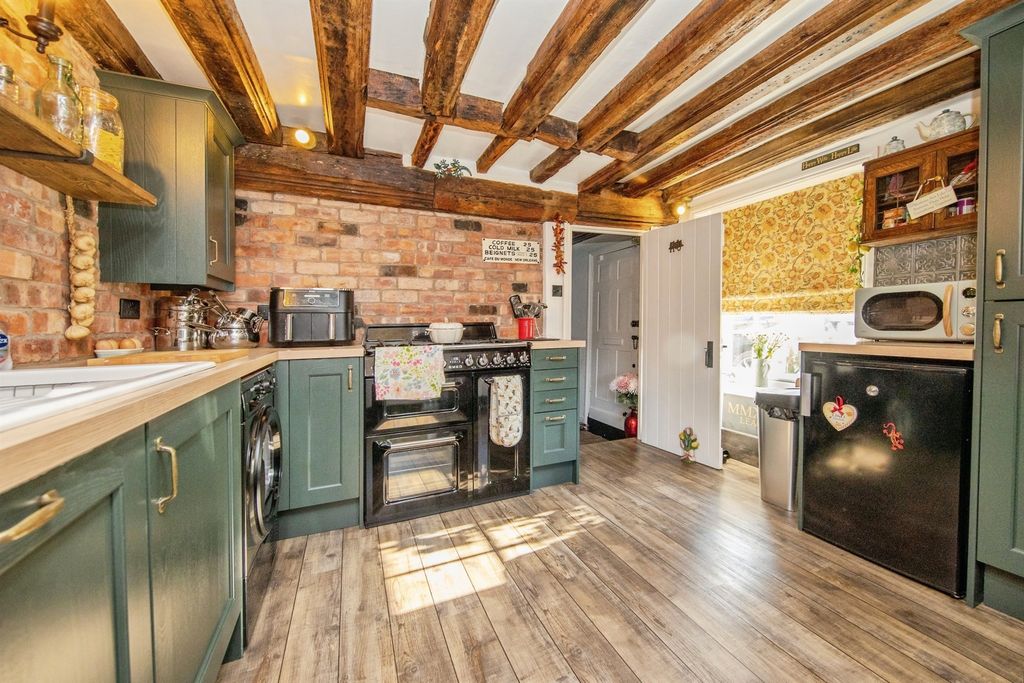 Property photo 2 of 22