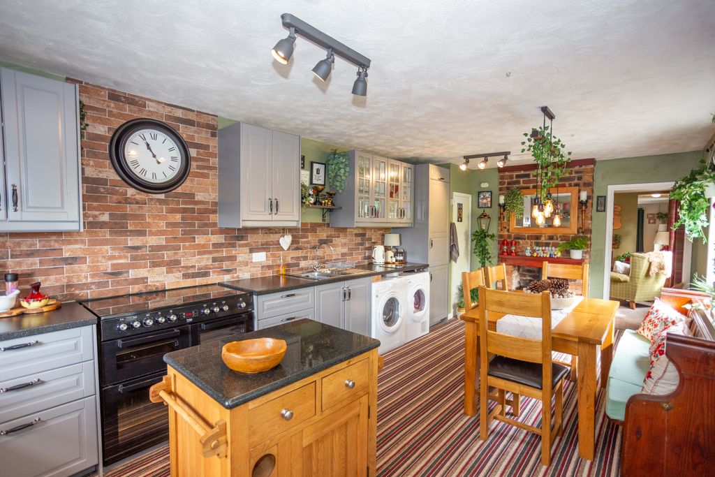 Property photo 2 of 35 Open-Plan Kitchen/Dining Room