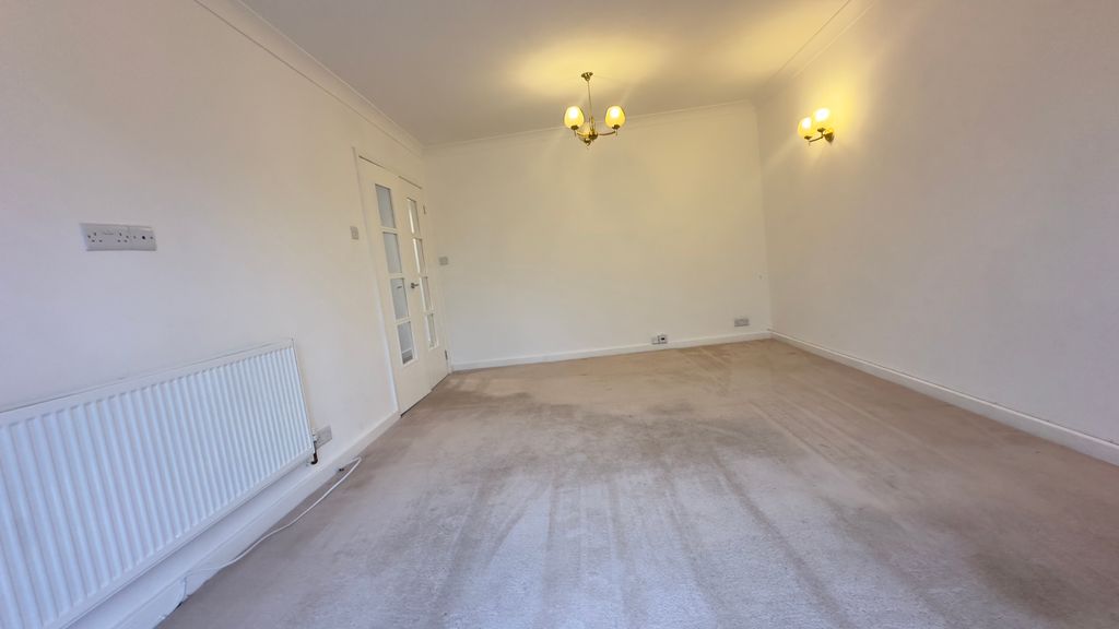 Property photo 2 of 14 Living Room