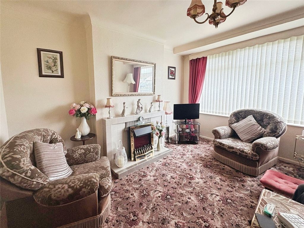 Property photo 2 of 10 Lounge