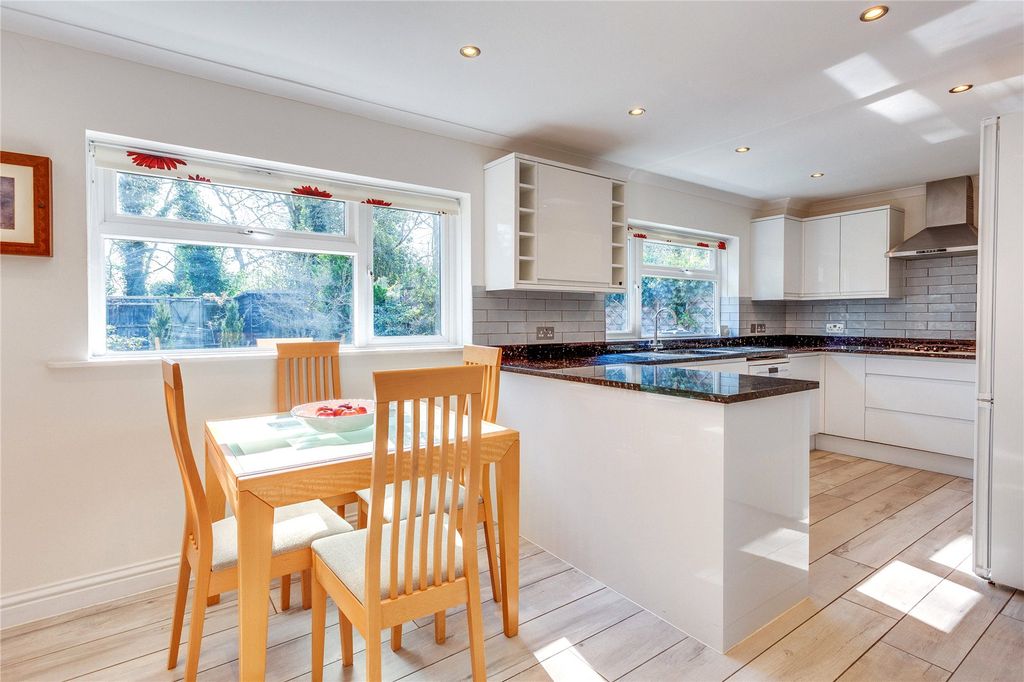 Property photo 3 of 22 Kitchen/B'fast Room