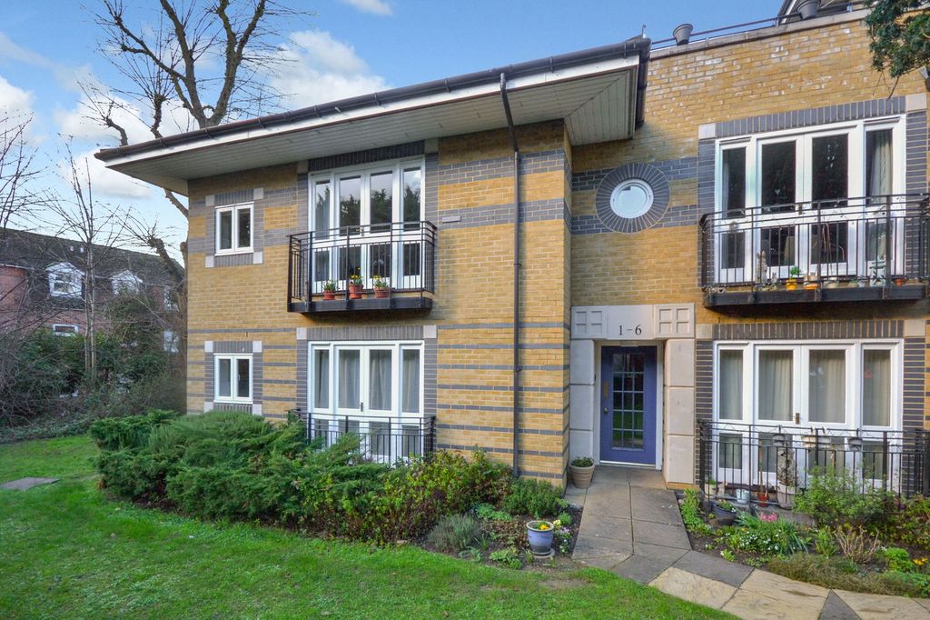 Property photo 1 of 9