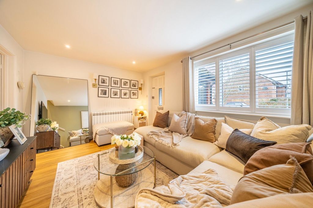 Property photo 3 of 13 Living Room