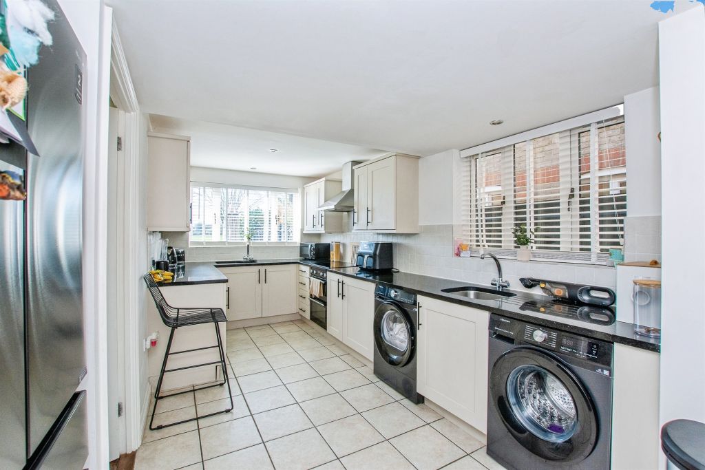 Property photo 2 of 22