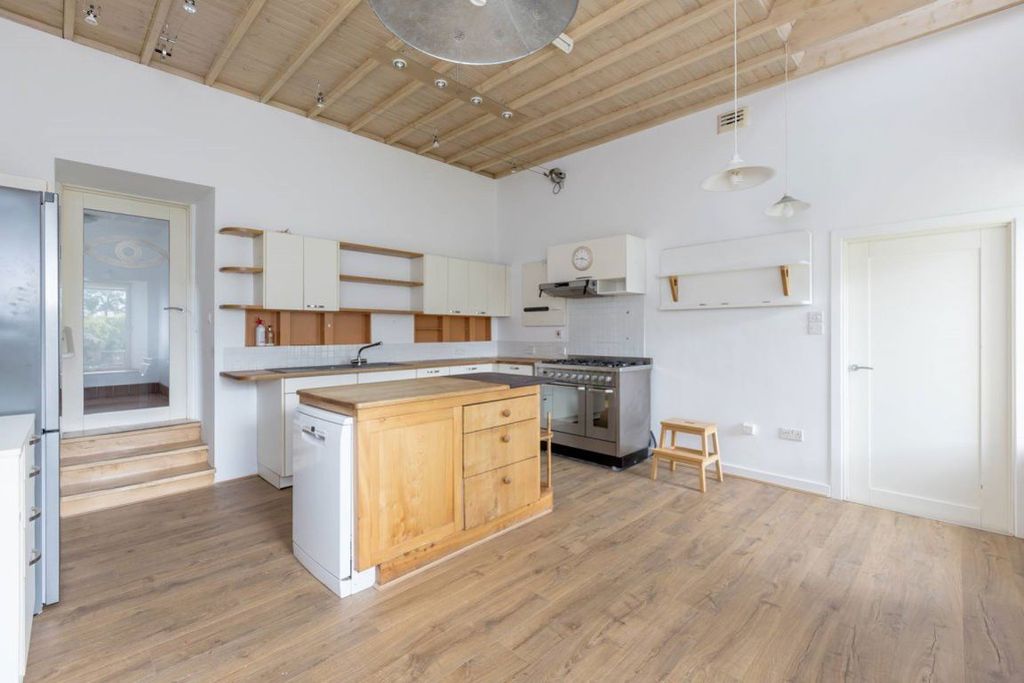 Property photo 2 of 56