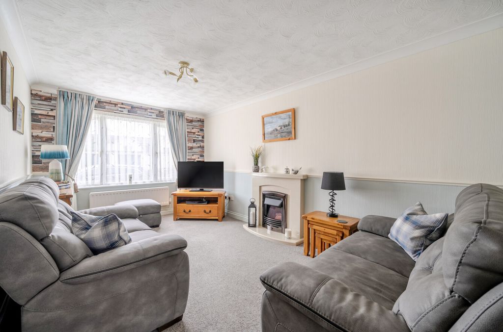 Property photo 2 of 18 Living Room