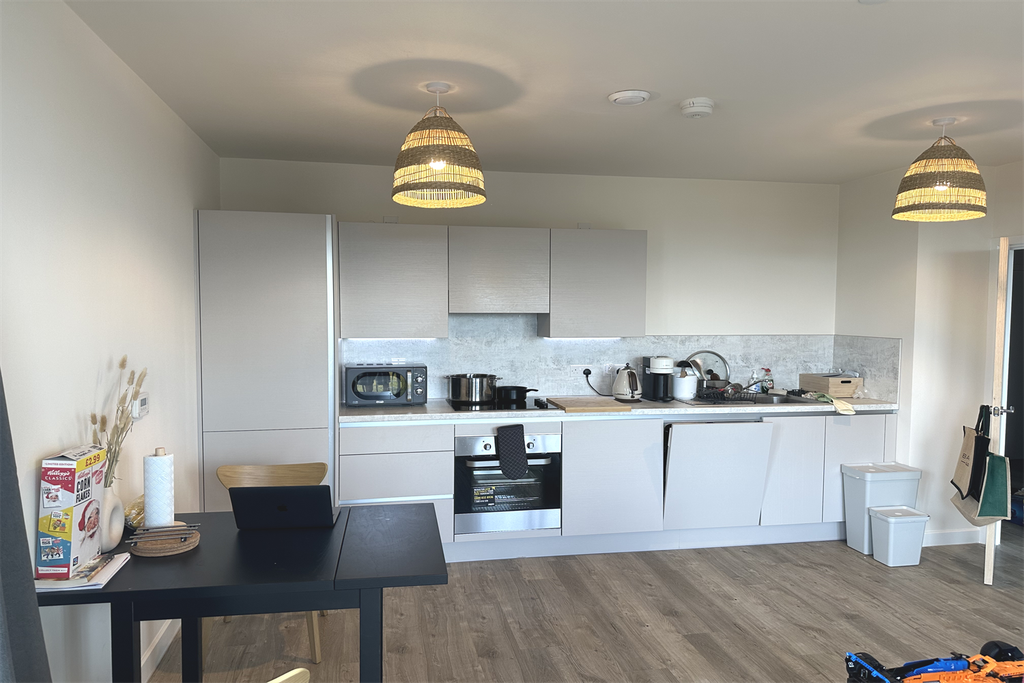Property photo 3 of 8 Kitchen