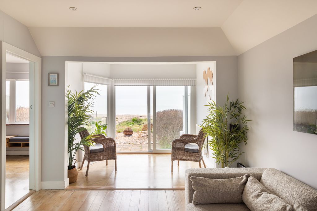 Property photo 2 of 25 336541 - 306_Coast_Road_Pevensey_Bay_Bn24_6Nu_Edit-12.Jpg