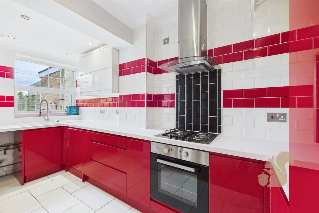 Property photo 2 of 24 Kitchen