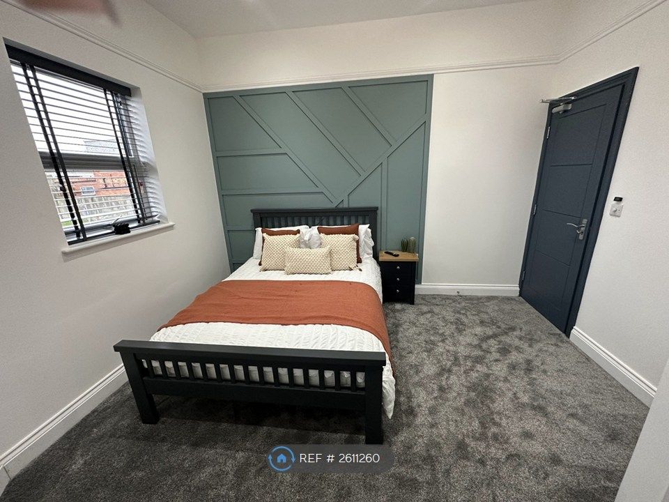 Property photo 1 of 9 Room 3